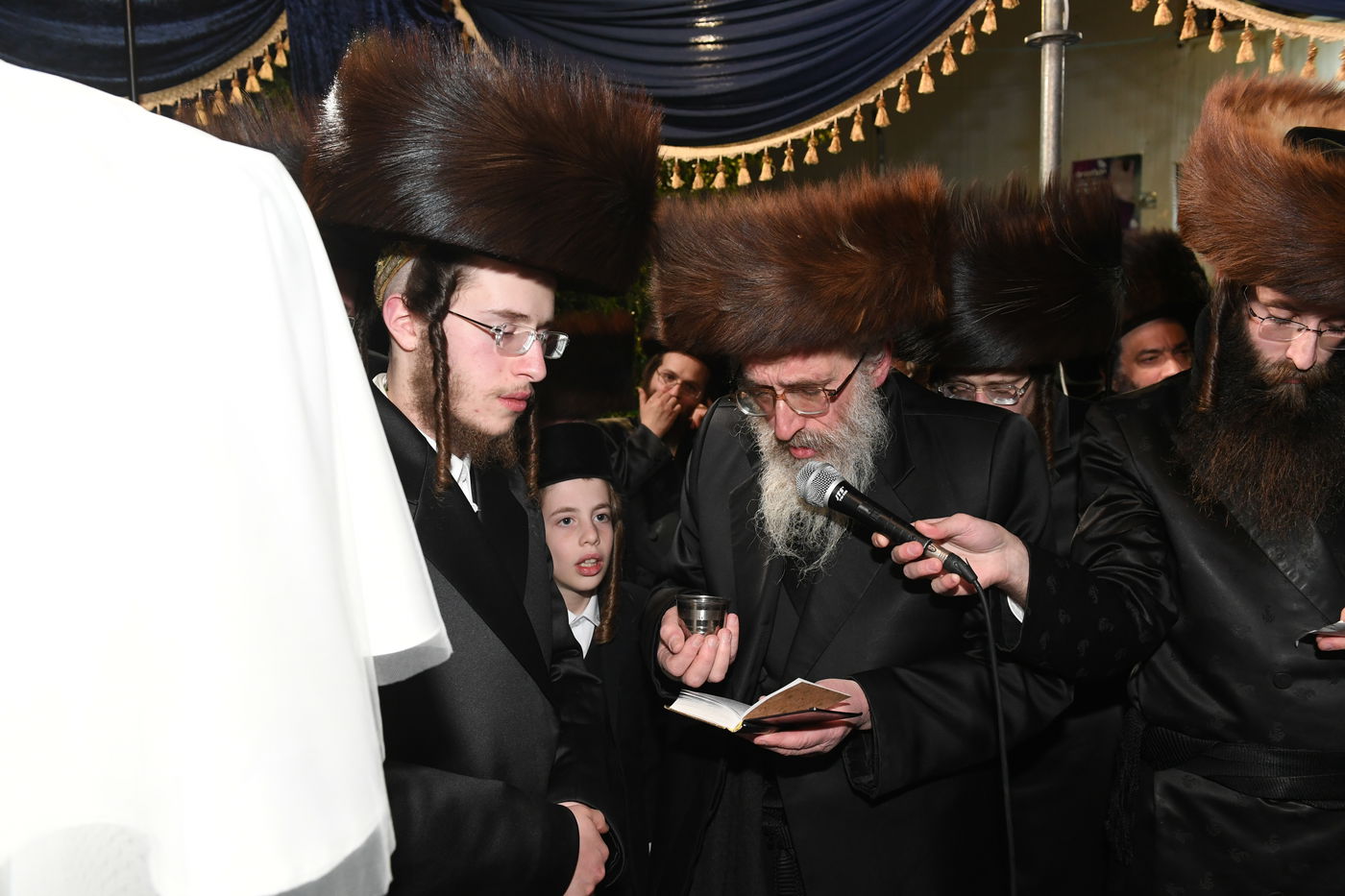 שמחת החתונה בחצרות שאץ - חוסט