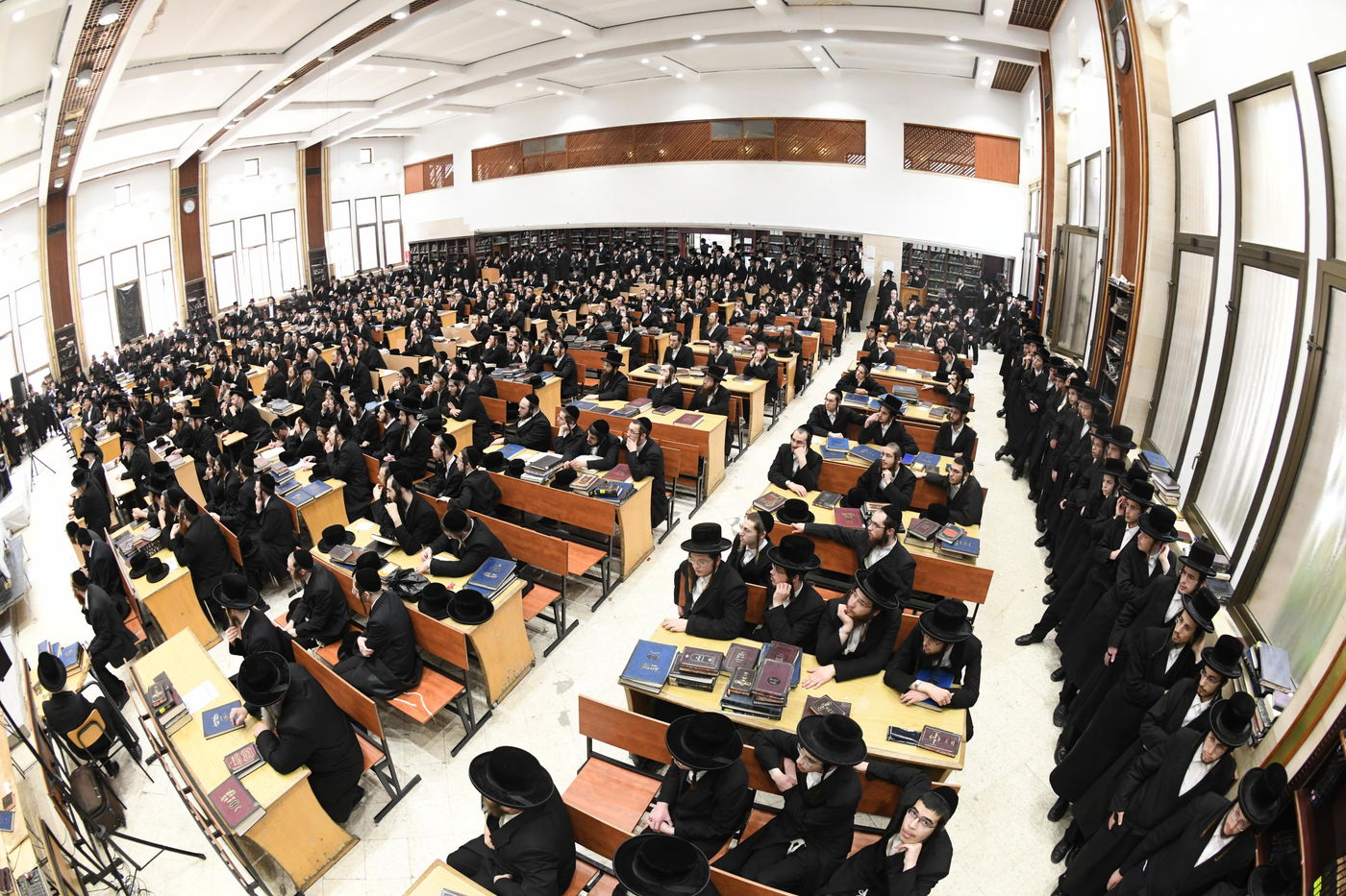 ראב"ד 'העדה' מסר שיעור תורה בצאנז; צפו