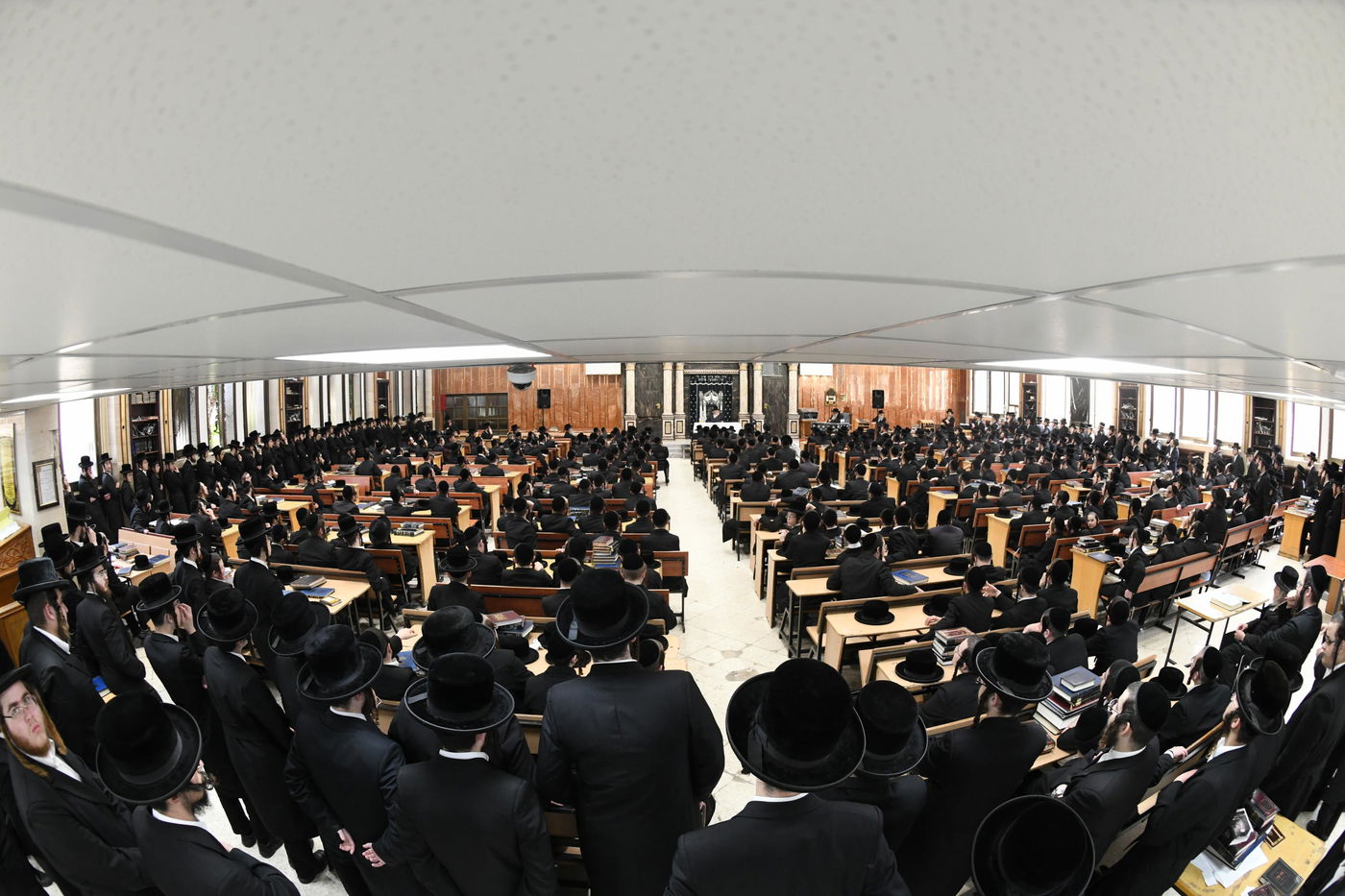 ראב"ד 'העדה' מסר שיעור תורה בצאנז; צפו