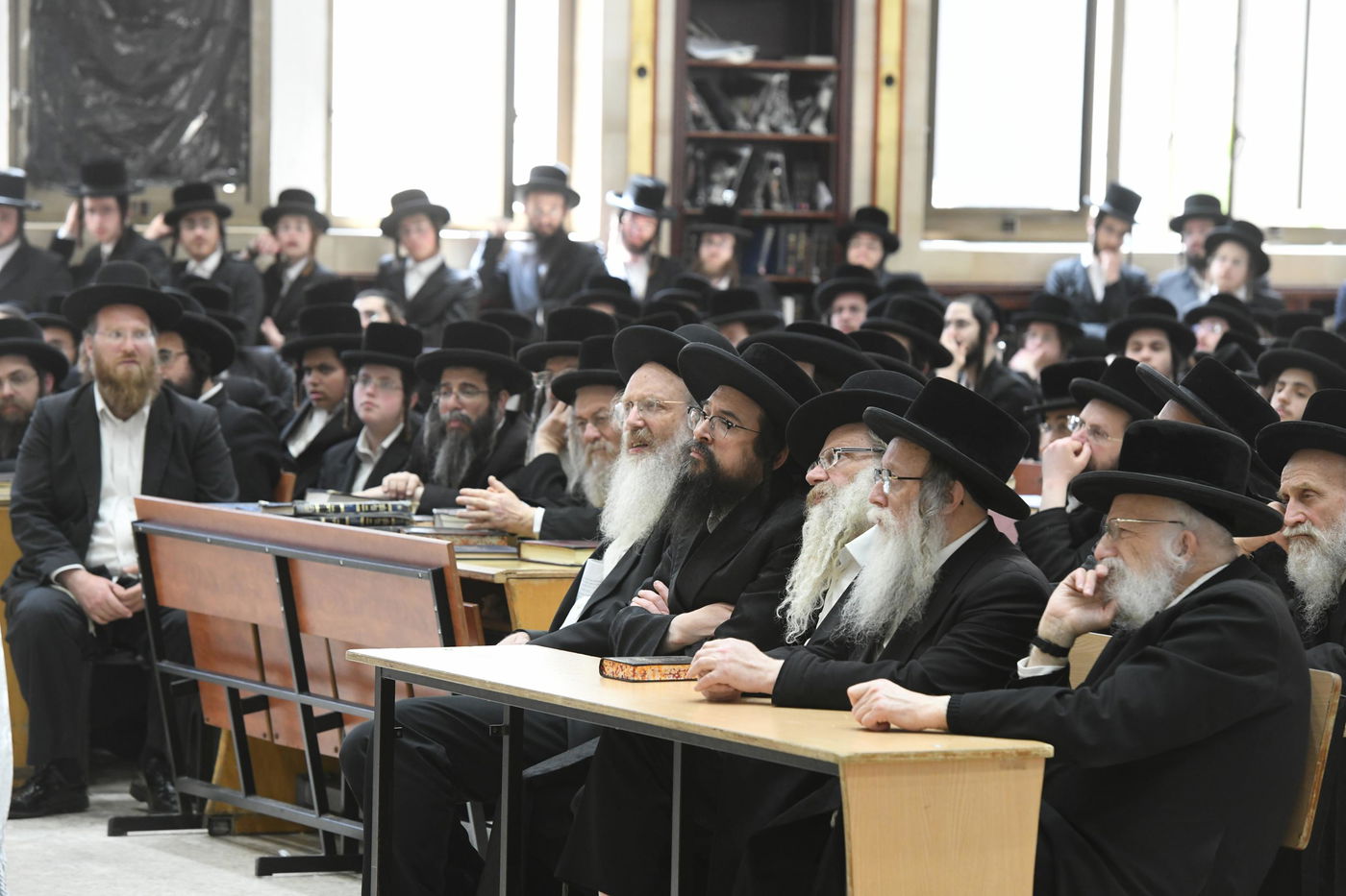 ראב"ד 'העדה' מסר שיעור תורה בצאנז; צפו