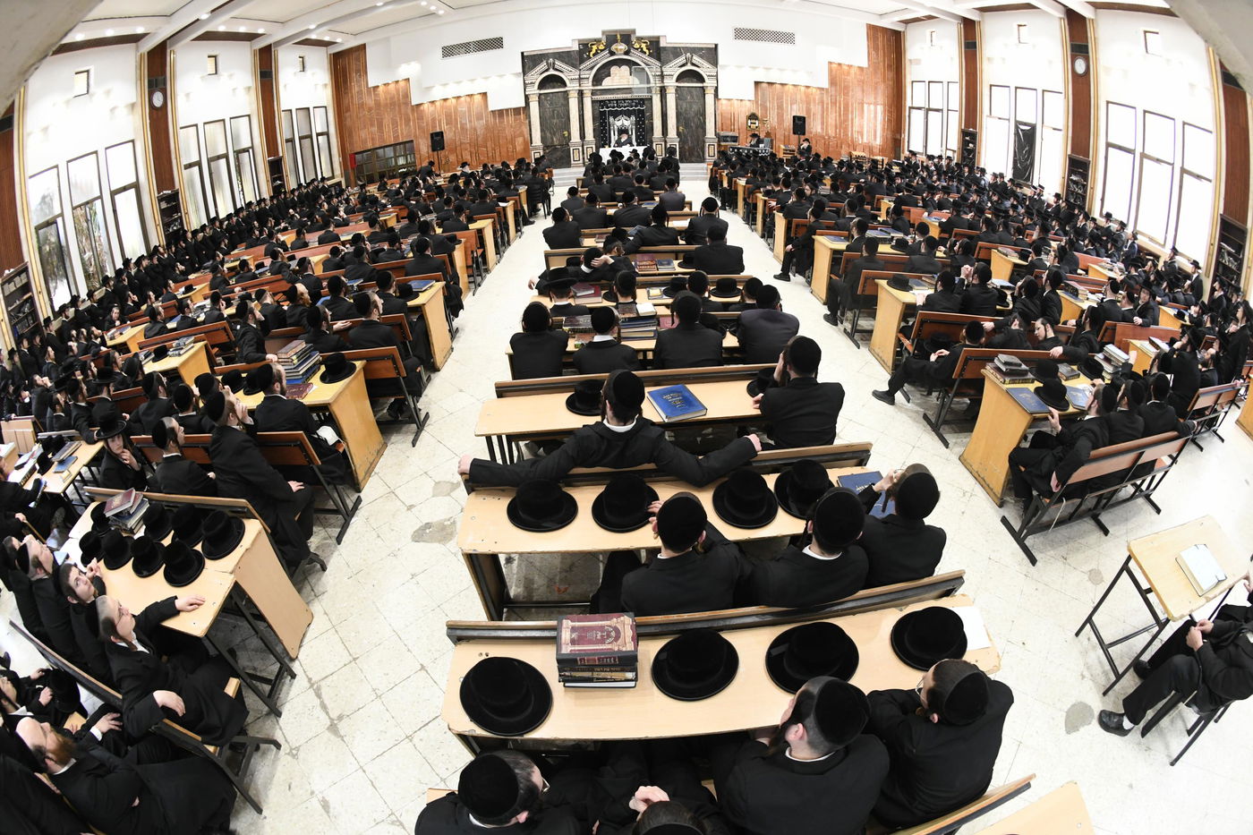 ראב"ד 'העדה' מסר שיעור תורה בצאנז; צפו