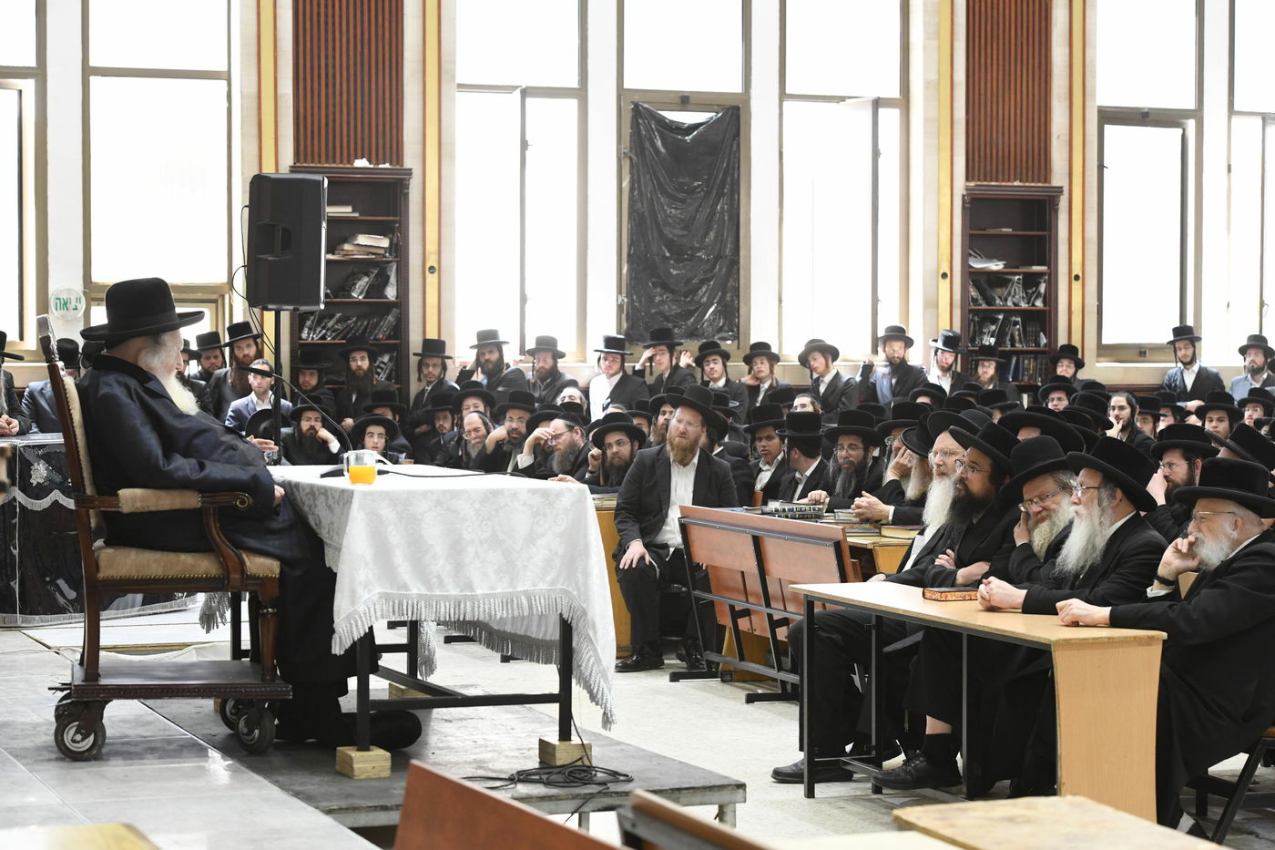 ראב"ד 'העדה' מסר שיעור תורה בצאנז; צפו