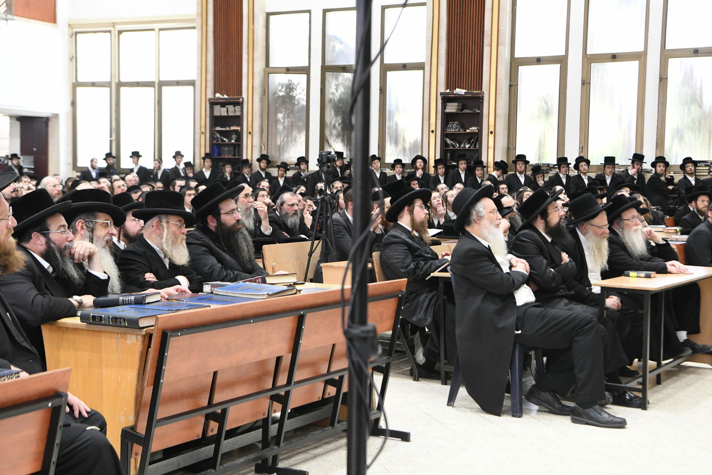 ראב"ד 'העדה' מסר שיעור תורה בצאנז; צפו