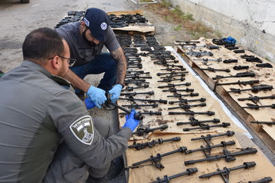 המשטרה איתרה כמות אדירה של כלי נשק