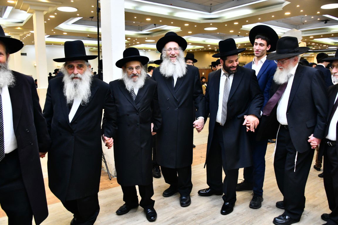 סגן ראש עיריית בני ברק חיתן, החברים חגגו • צפו