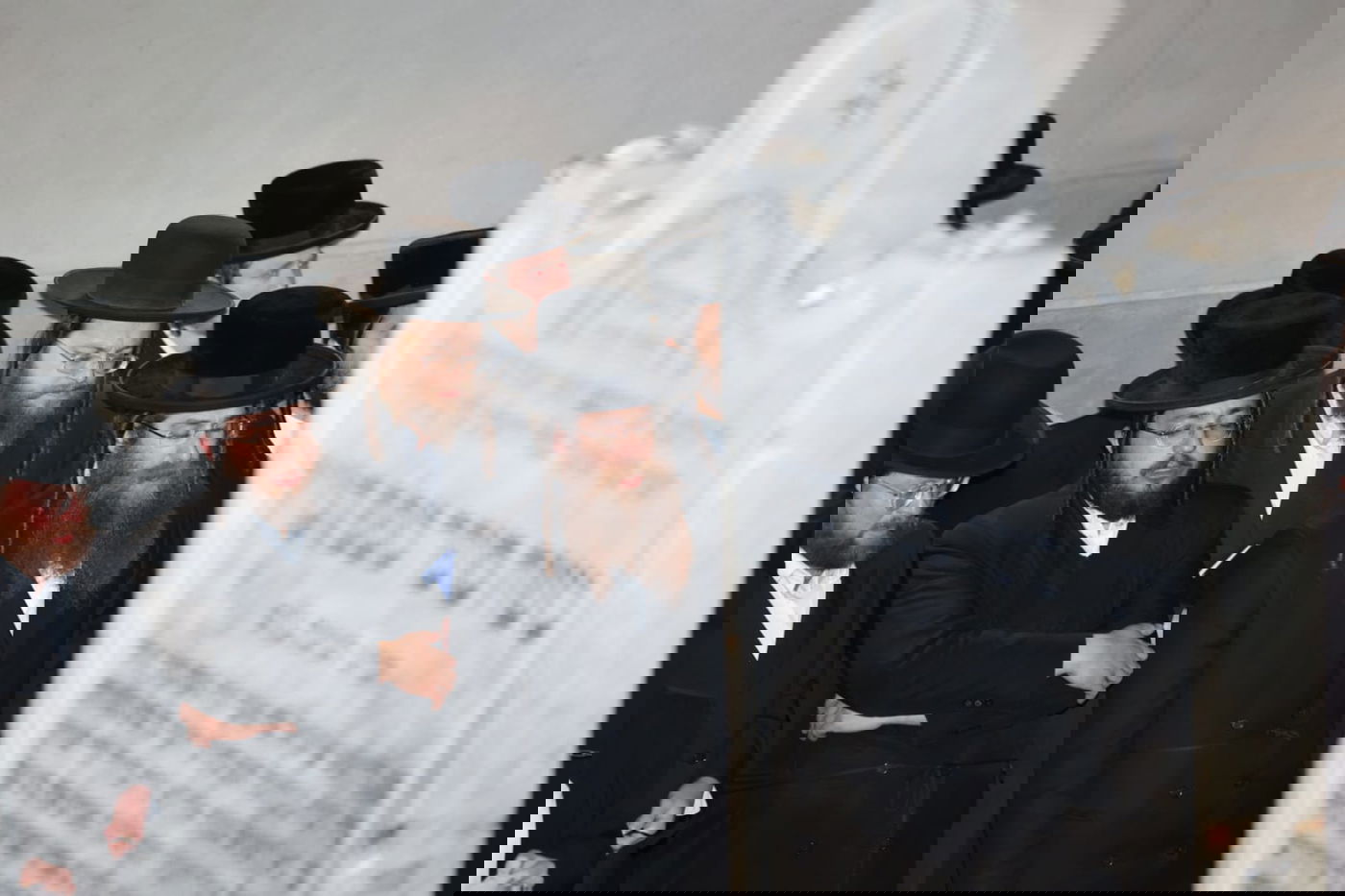 בחורי "אורייתא" יצאו לציוני הצדיקים באירופה