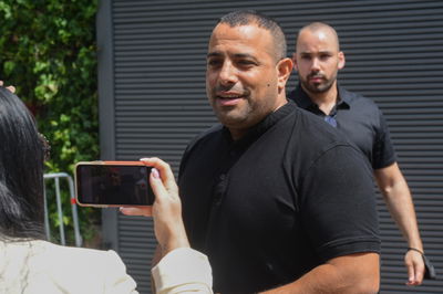 מתי אביר קארה יפרוש?