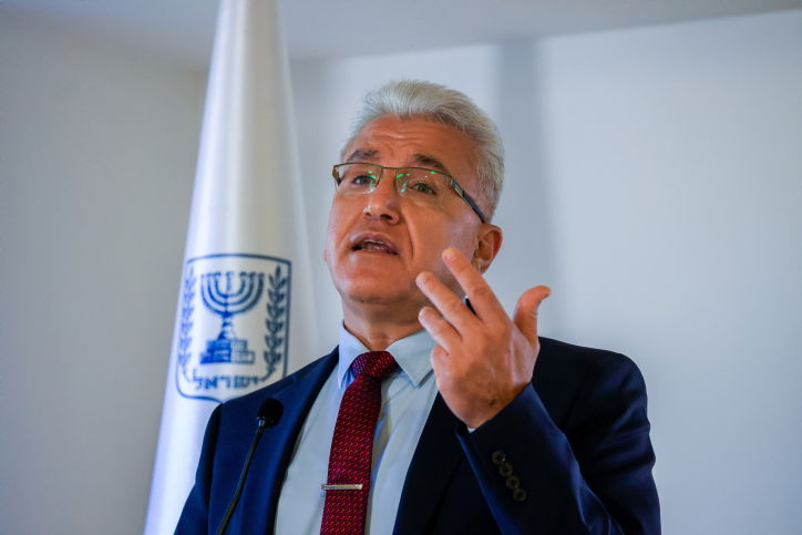 קורונה תהיה 'עוד שפעת'? הפרויקטור מגלה