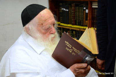מרן הגר"ח קנייבסקי זצ"ל שקוע בלימוד
