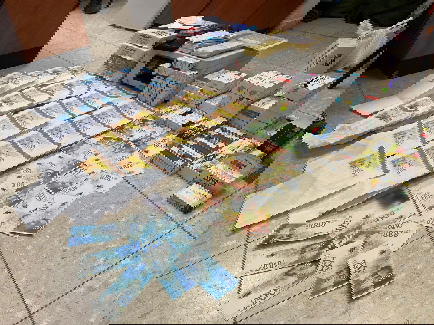 זייף שטרות ומכר תרופות ללא רישיון ונעצר