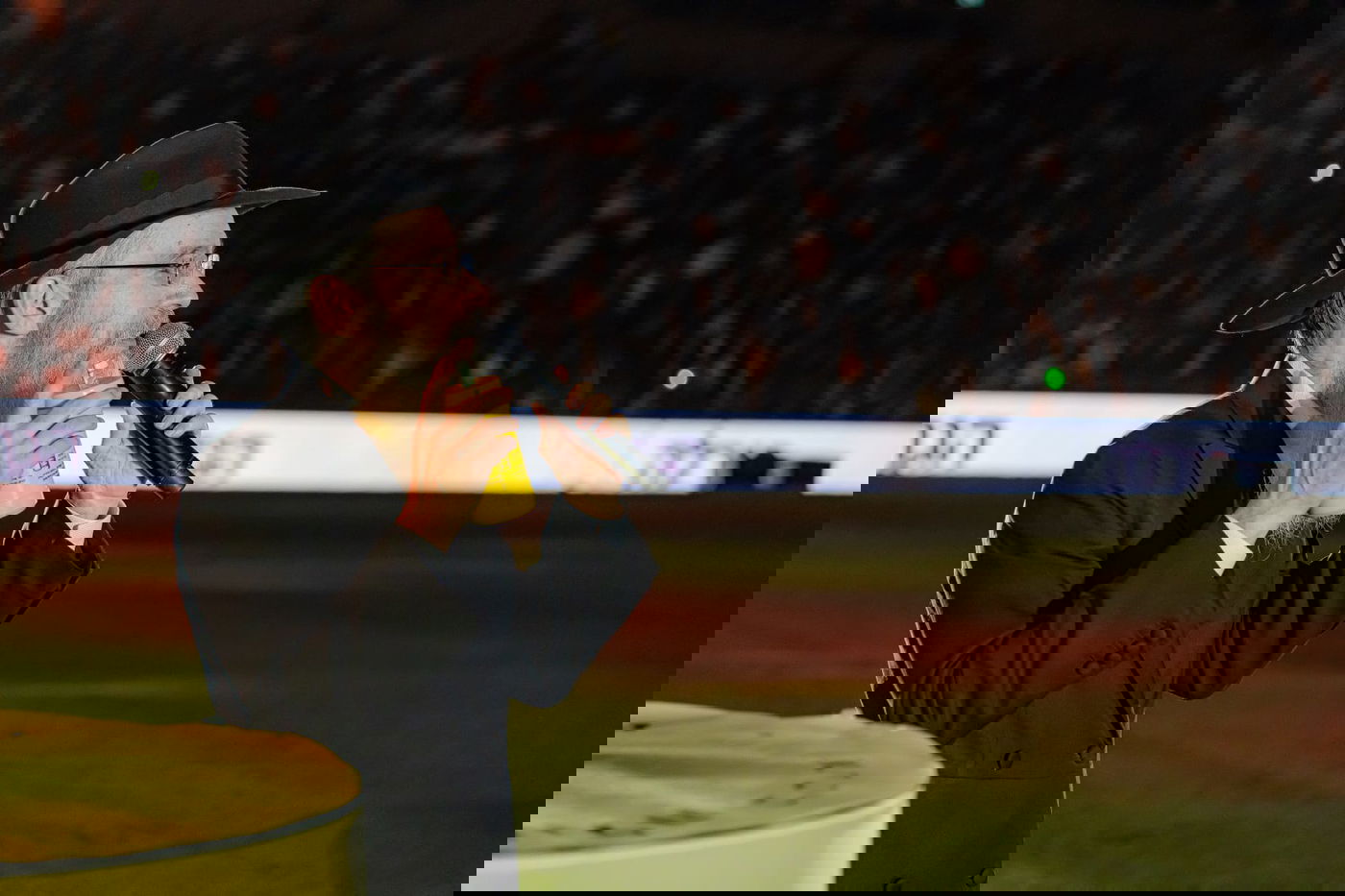 "מזל טוב, רבי!": רבבות חגגו יום הולדת 120 לרבי מליובאוויטש זי"ע