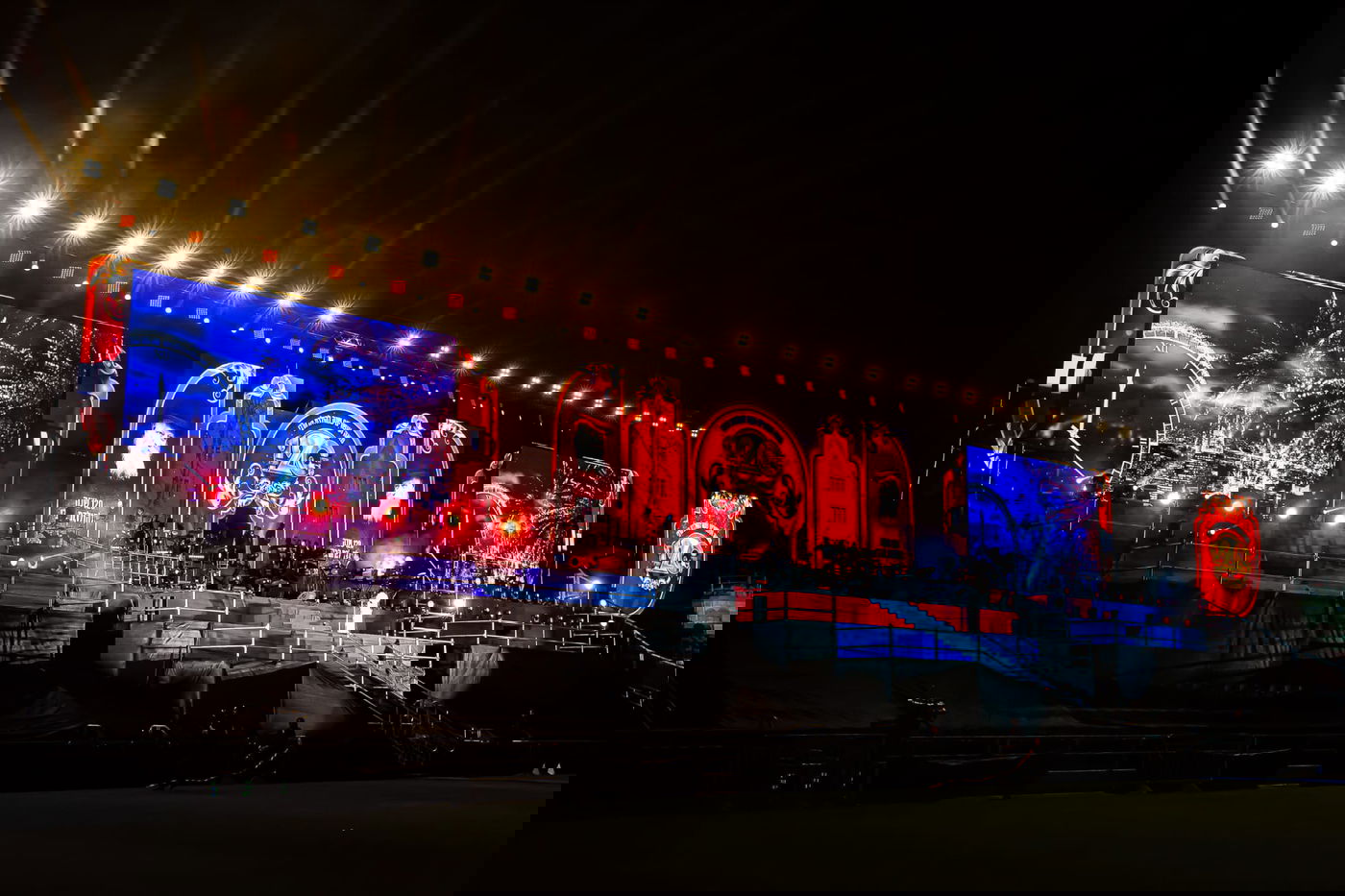 "מזל טוב, רבי!": רבבות חגגו יום הולדת 120 לרבי מליובאוויטש זי"ע