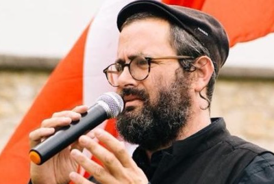 יהונתן ניצן בשיר חדש שמבטיח: "מתוך החושך נגיע לאור"