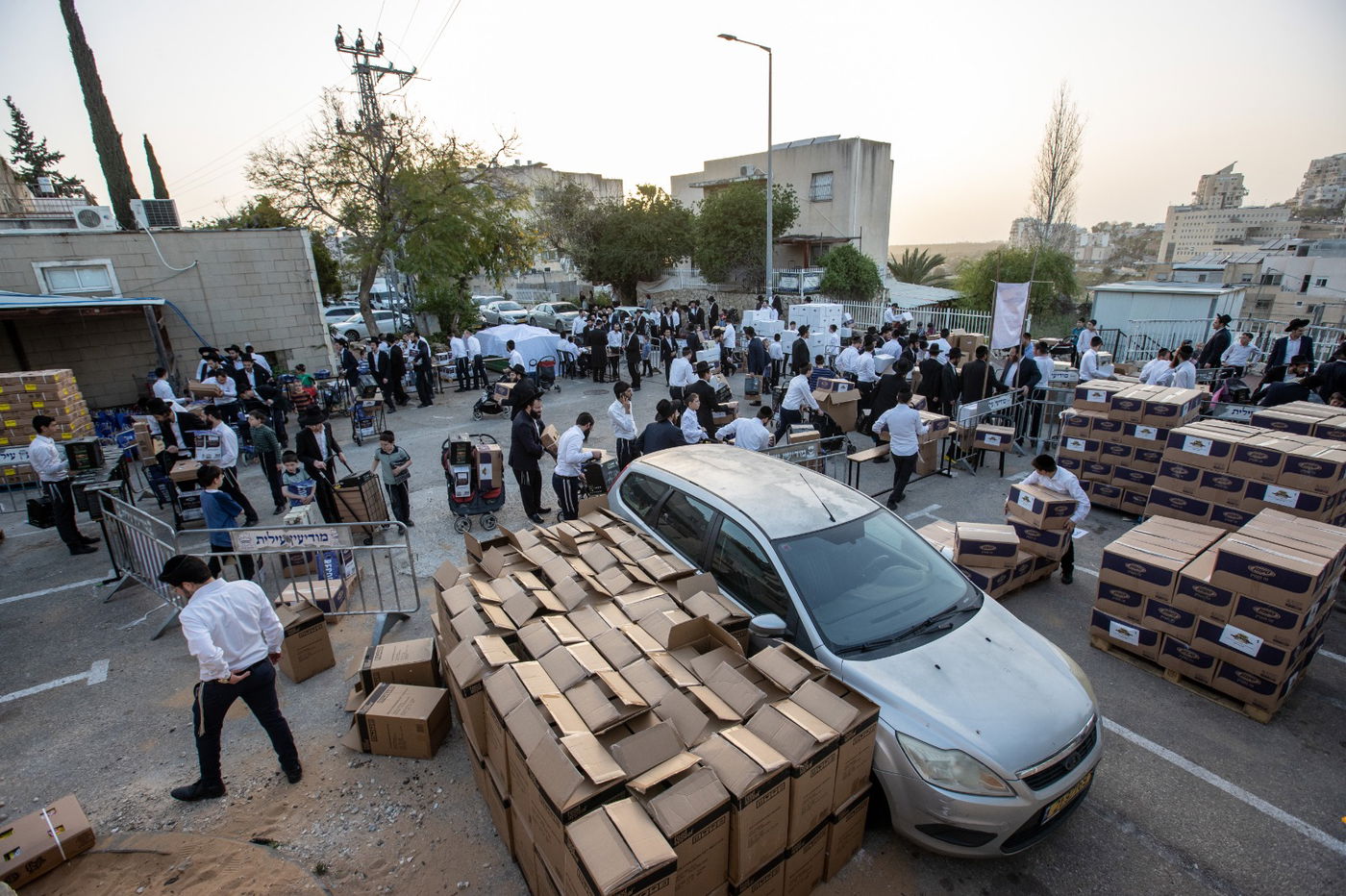 חלוקת הענק לאברכי רשת הכוללים 'מגדל עוז'