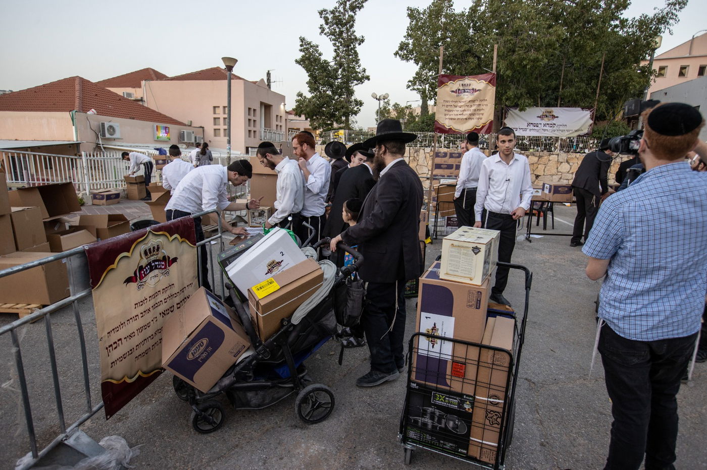 חלוקת הענק לאברכי רשת הכוללים 'מגדל עוז'