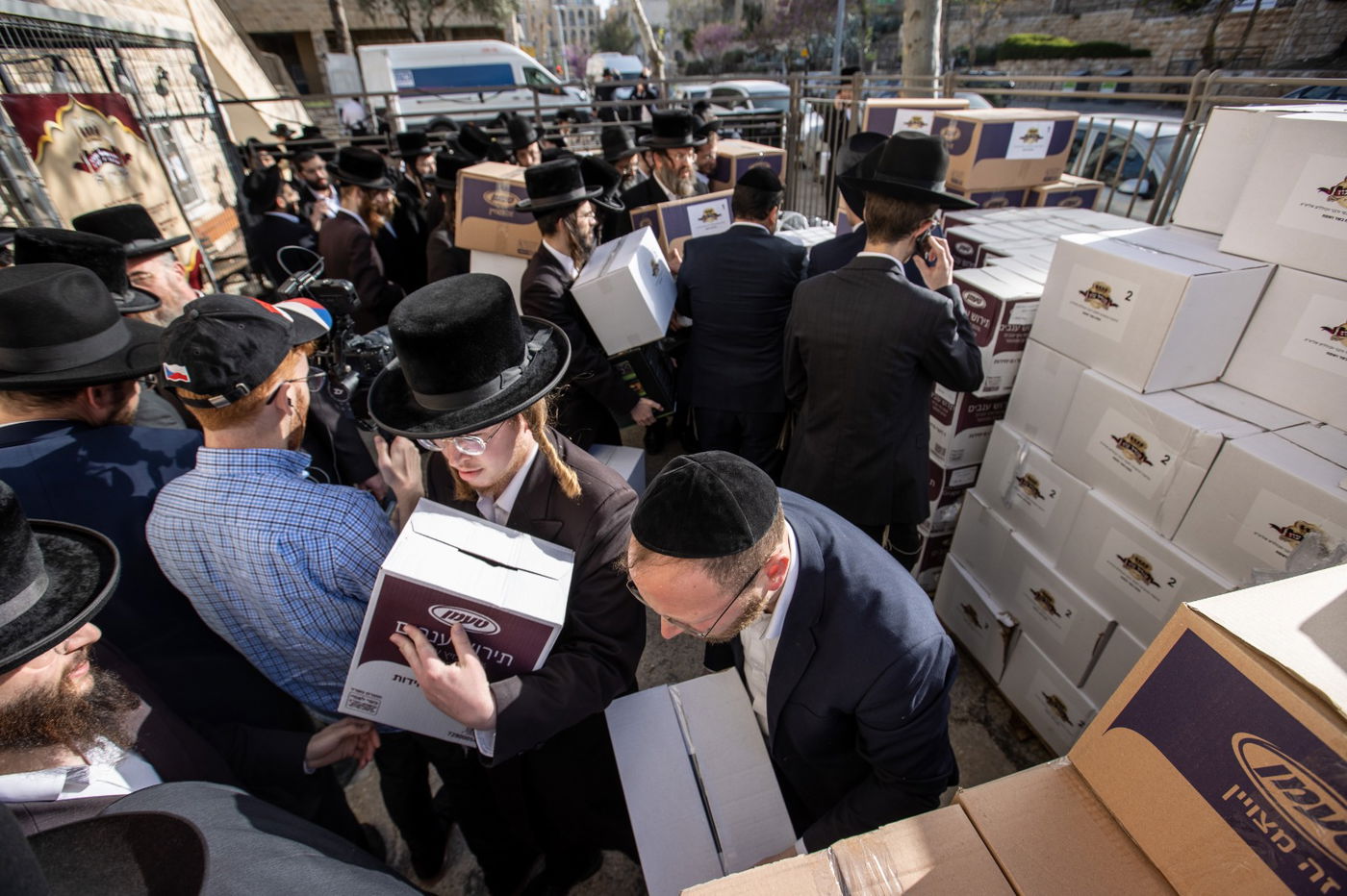 חלוקת הענק לאברכי רשת הכוללים 'מגדל עוז'