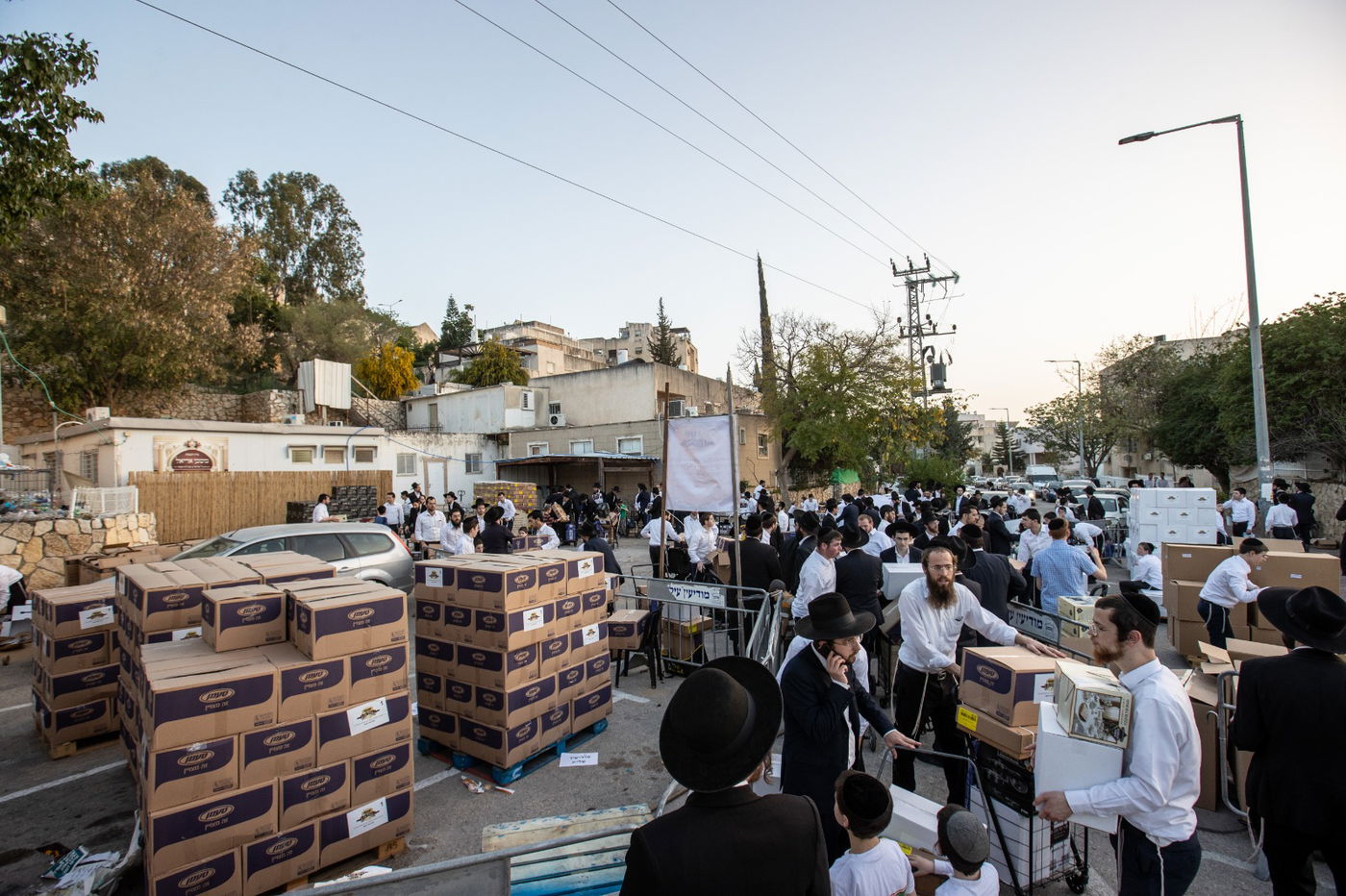 חלוקת הענק לאברכי רשת הכוללים 'מגדל עוז'