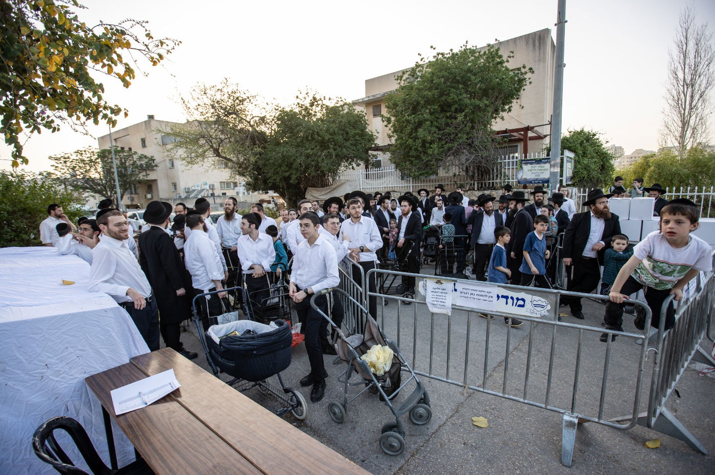 חלוקת הענק לאברכי רשת הכוללים 'מגדל עוז'