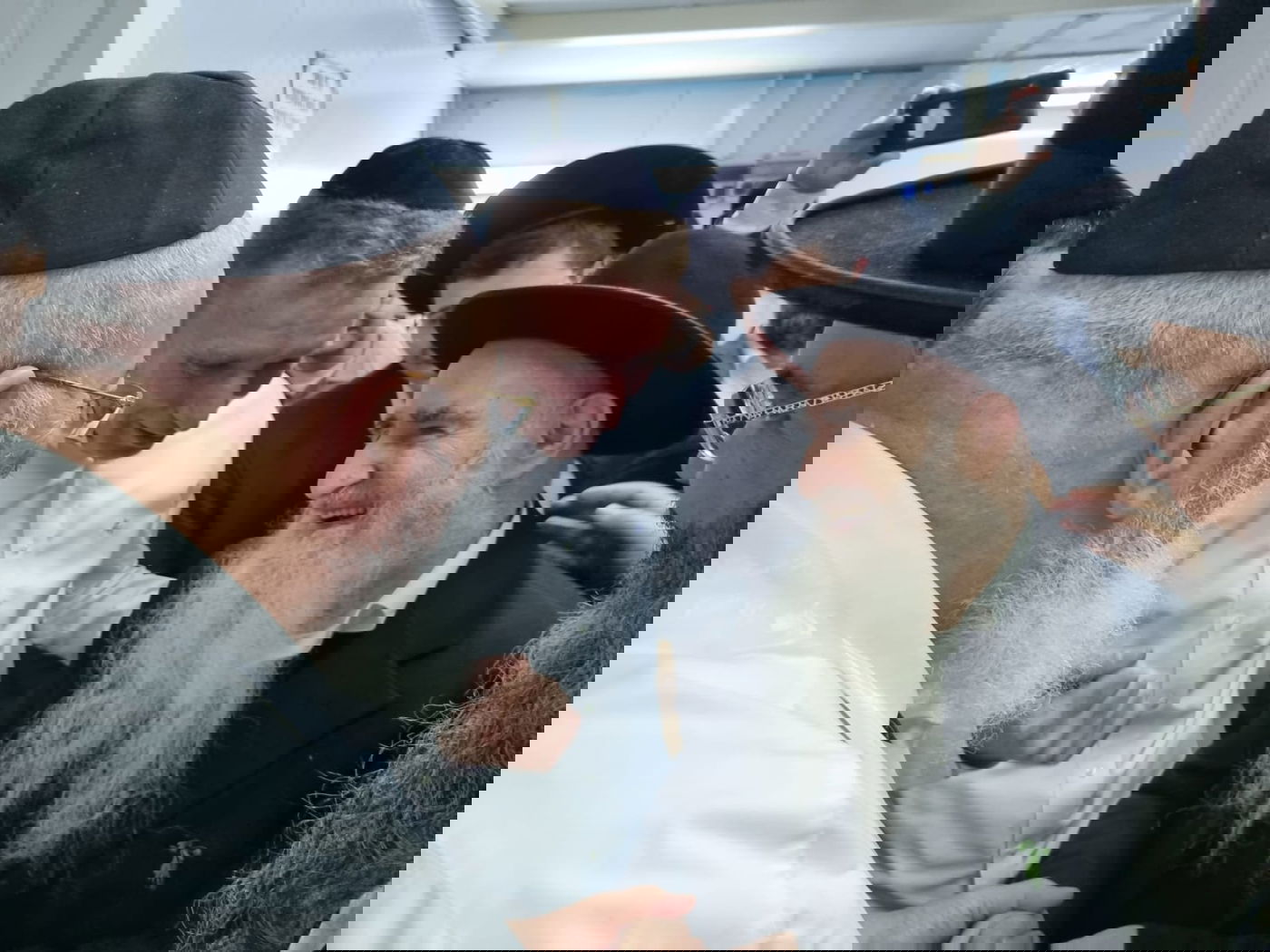 צפו: הראשל"צ הגר"ש עמאר באפיית מצות