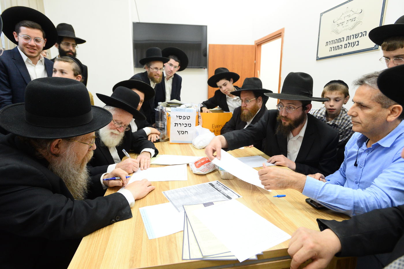 רבני 'שארית ישראל' מכרו לכם את החמץ