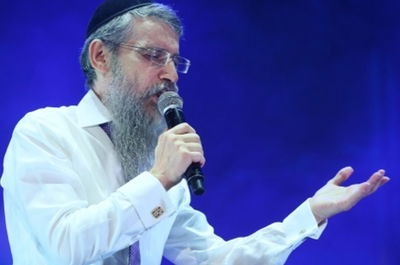 אברהם פריד מרגש לפסח: "על הצדיקים"