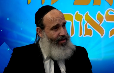 הרב יצחק פנגר, מאפילה לאורה