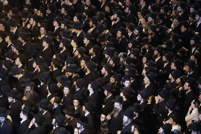 הַקּוֹדֶשׁ פְּנִימָה • מסע מרתק לקשר האישי בין הרבי לחסידיו