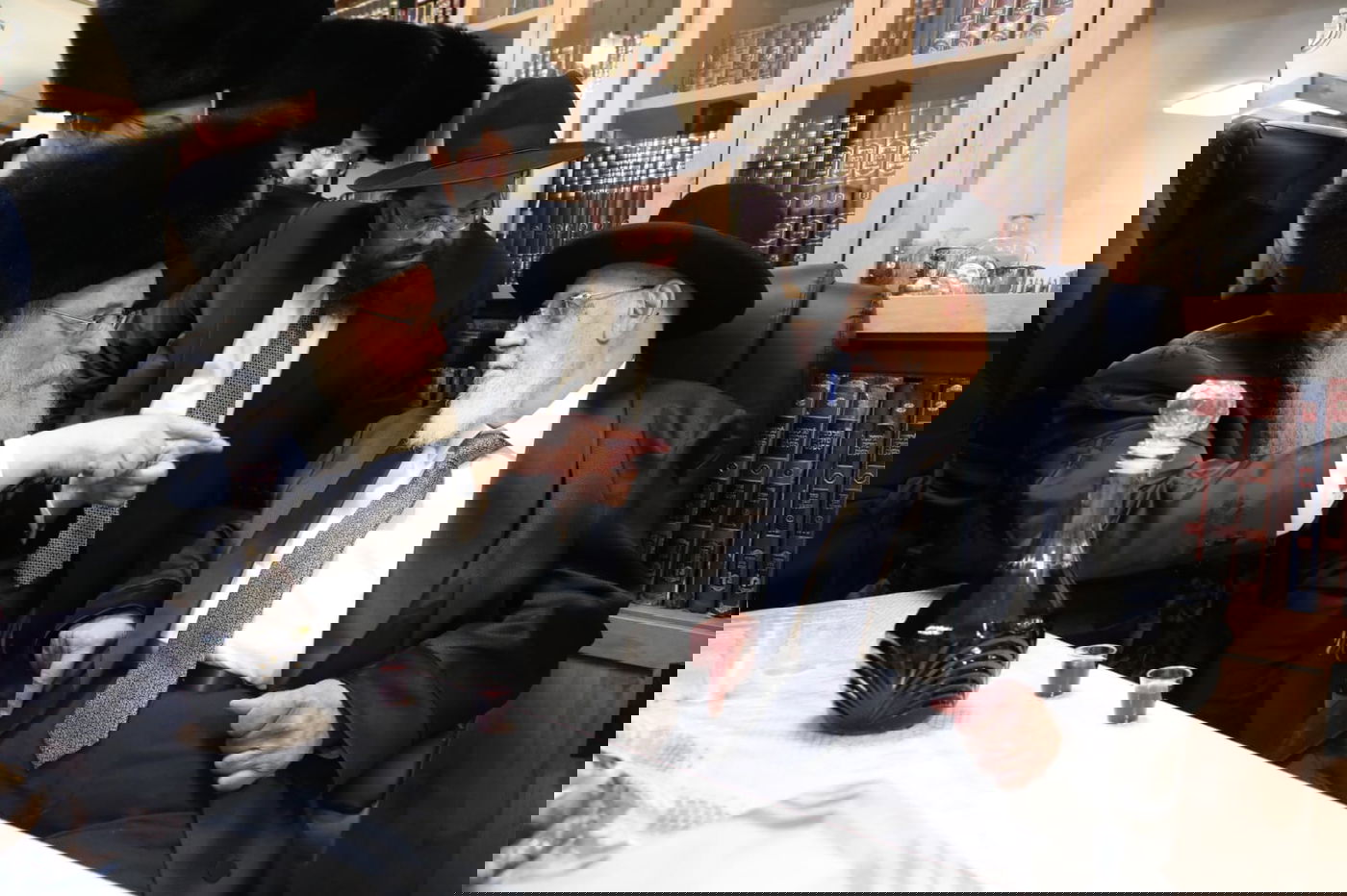 הגר"ש אלתר בביקור חג אצל נשיא המועצת | תיעוד