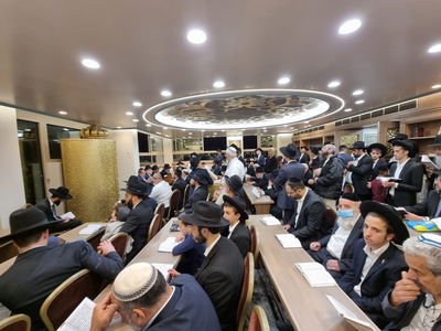 ספר תורה הוכנס להיכל זקן הראשונים לציון