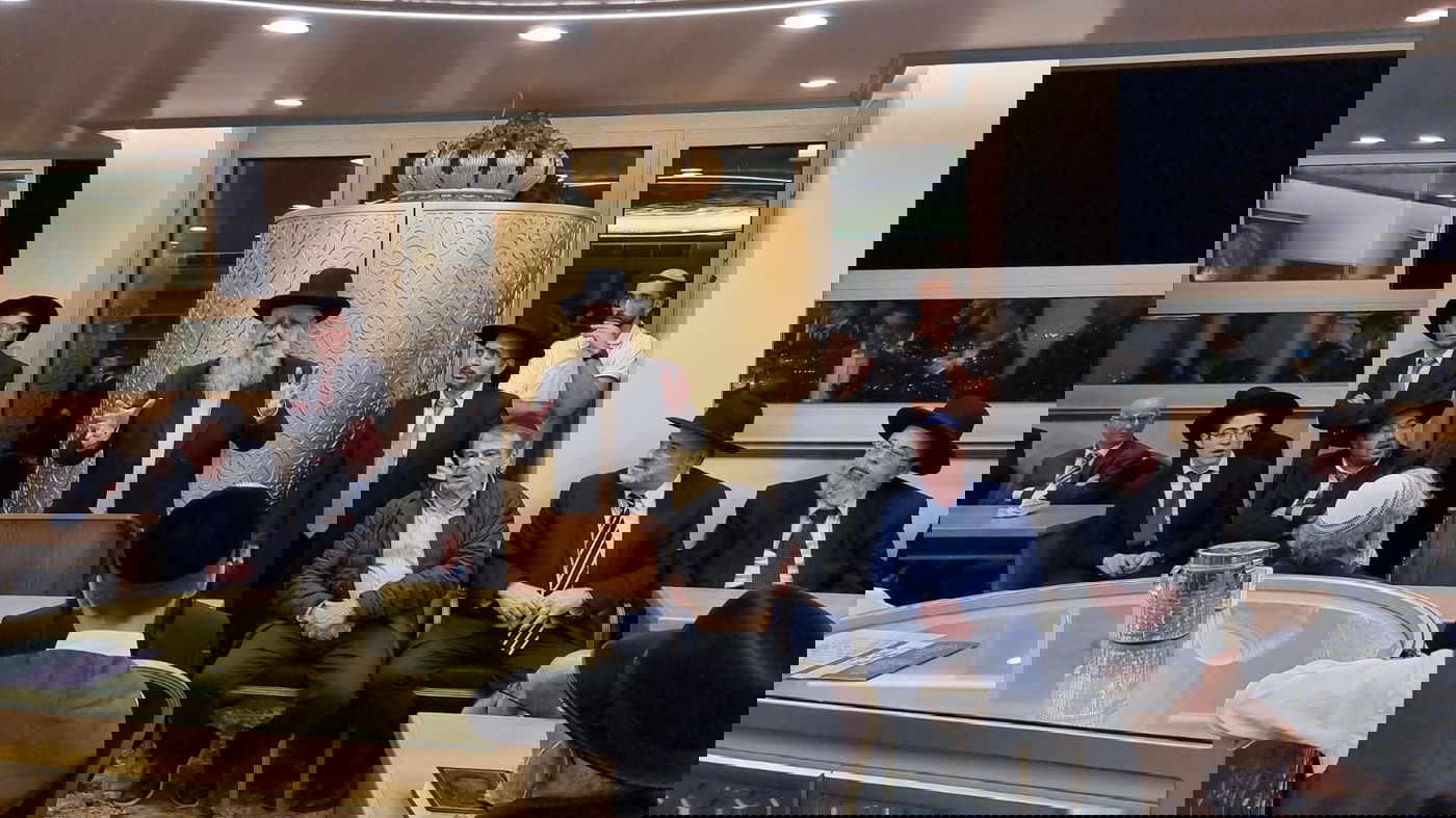 ספר תורה הוכנס להיכל זקן הראשונים לציון