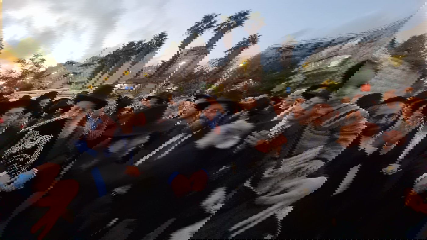 ספר תורה הוכנס להיכל זקן הראשונים לציון