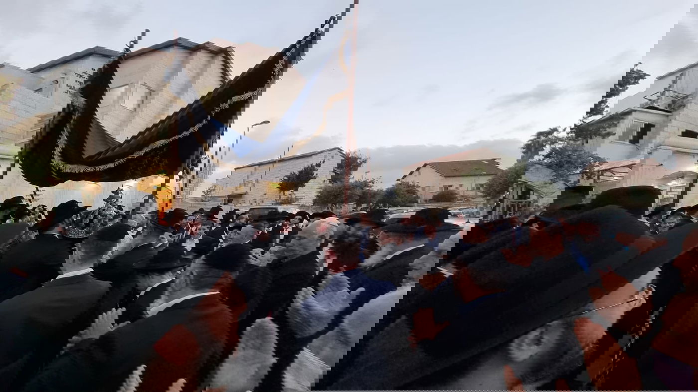 ספר תורה הוכנס להיכל זקן הראשונים לציון