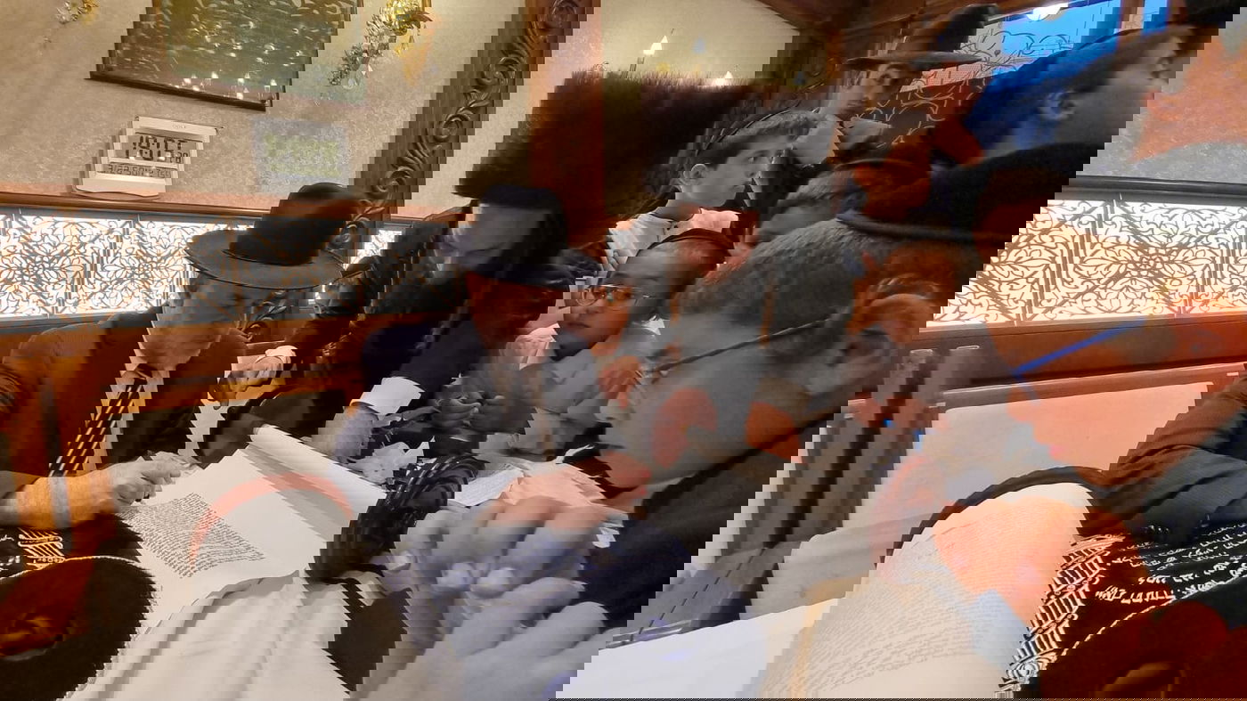 ספר תורה הוכנס להיכל זקן הראשונים לציון