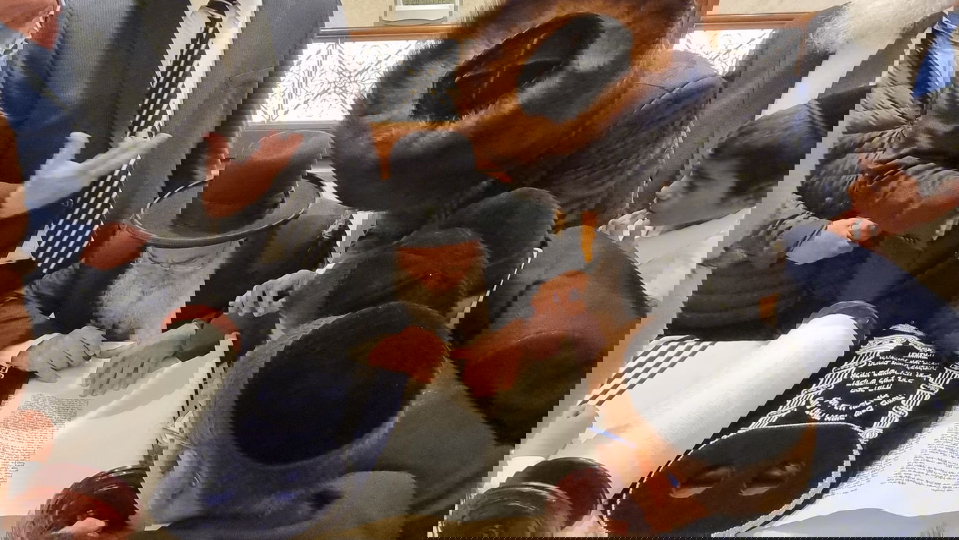 ספר תורה הוכנס להיכל זקן הראשונים לציון