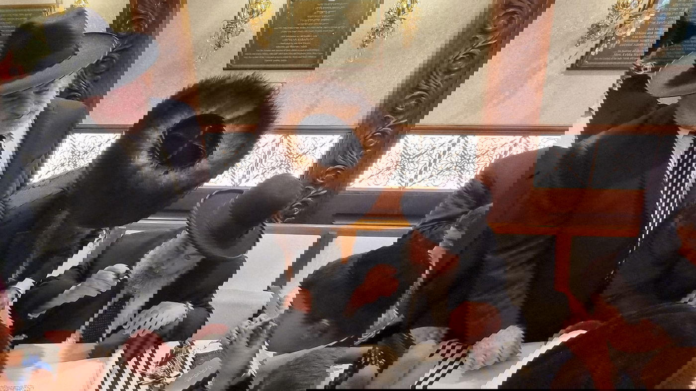 ספר תורה הוכנס להיכל זקן הראשונים לציון