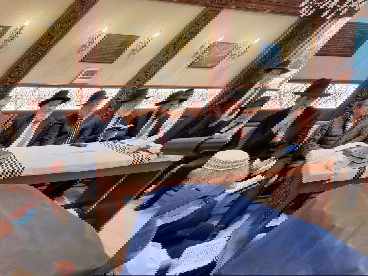 ספר תורה הוכנס להיכל זקן הראשונים לציון