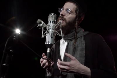 מענדל ראטה מעורר סערה: "ליבע ניגון"