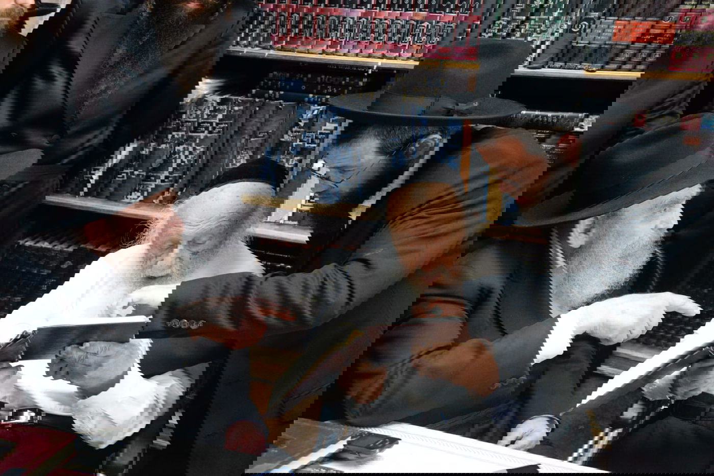 ראש ישיבת פונוביז' והרב שוחט, היום