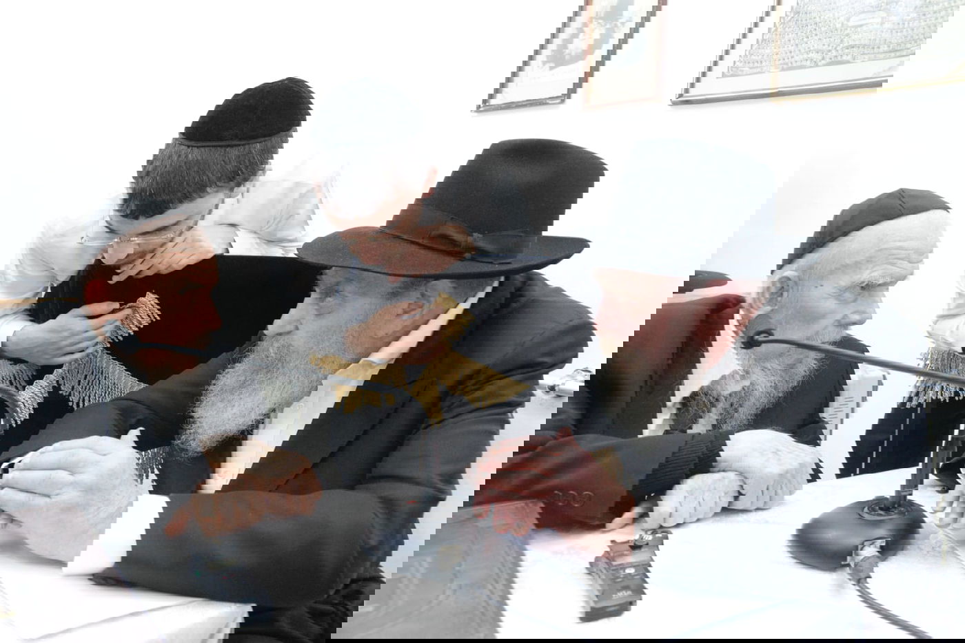 שיח נדיר: ראש הישיבה מחב"ד אצל גדולי התורה הליטאים