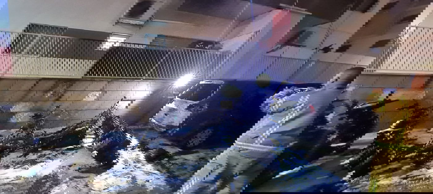 אופנועים הוצתו בבני ברק; המשטרה חוקרת