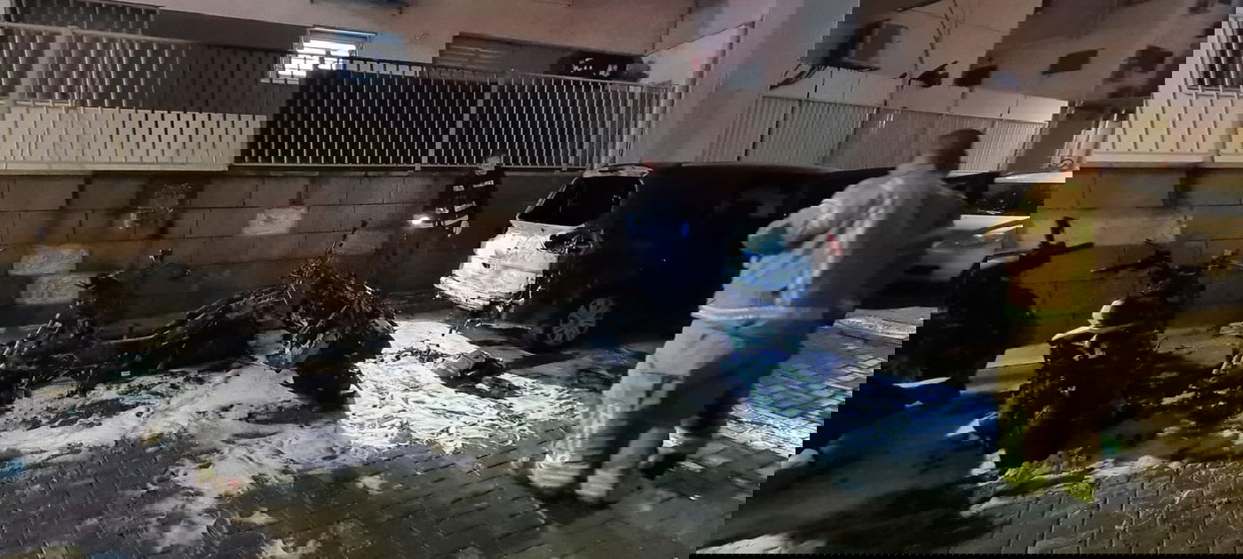 אופנועים הוצתו בבני ברק; המשטרה חוקרת