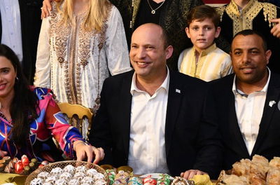 בנט, הערב במימונה