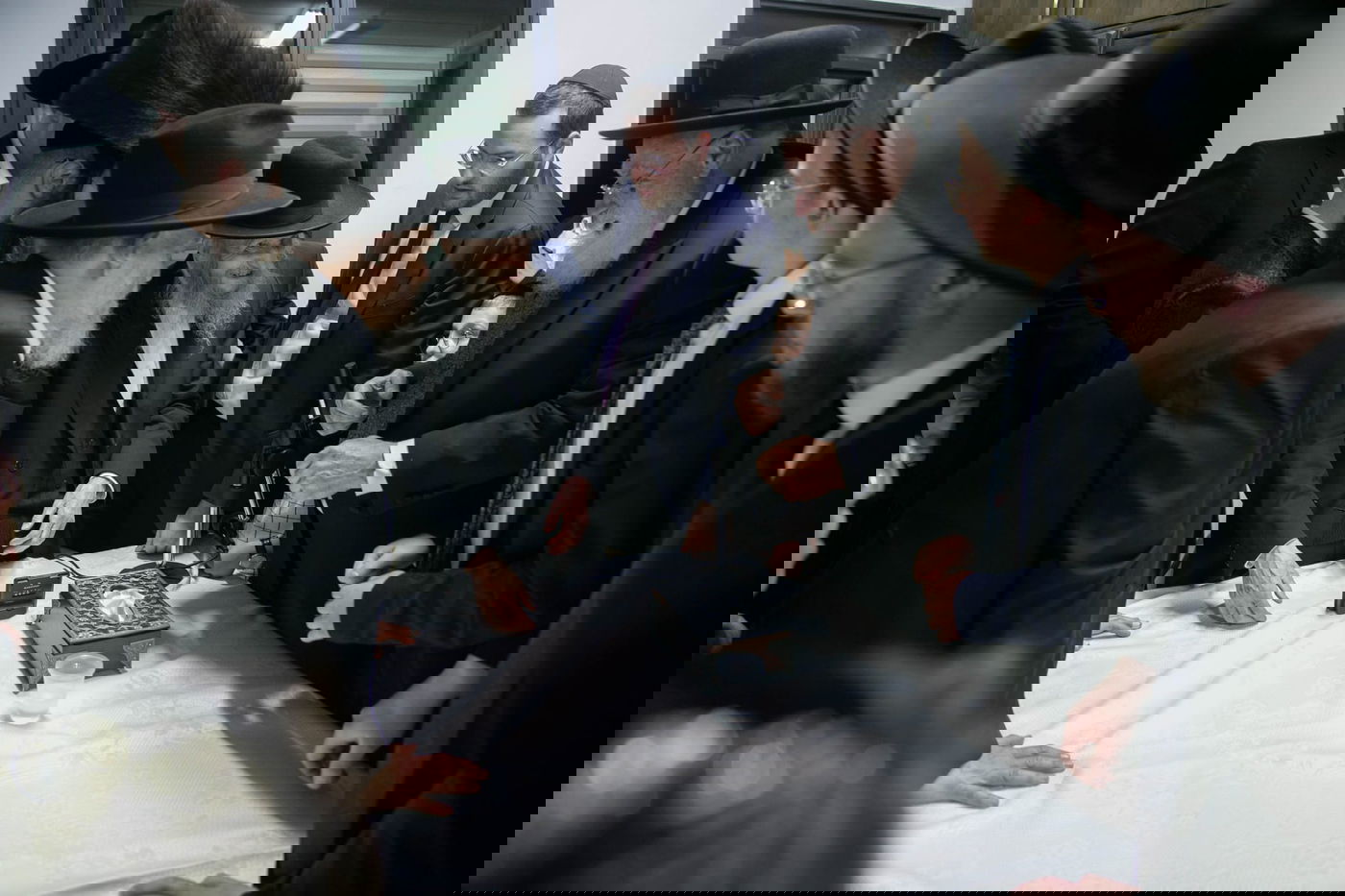 המשגיח תהה: למה לא מבקשים לעשות מיליונים?