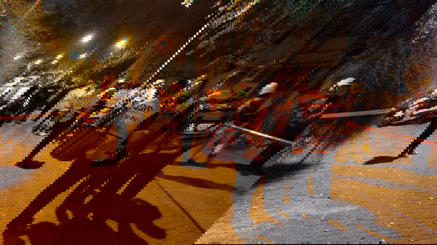 שריפה במבנה בנתניה: שניים במצב קשה