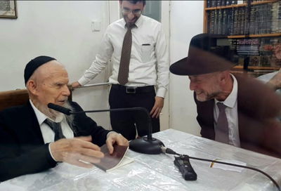 תיעוד מסכם: אלפים עלו לביתו של ראש הישיבה בחג הפסח