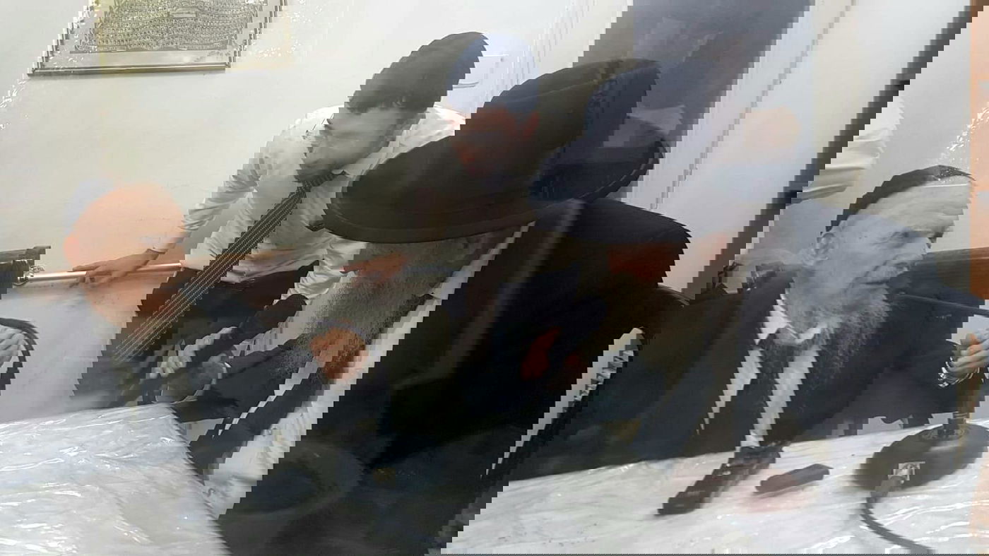 תיעוד מסכם: אלפים עלו לביתו של ראש הישיבה בחג הפסח