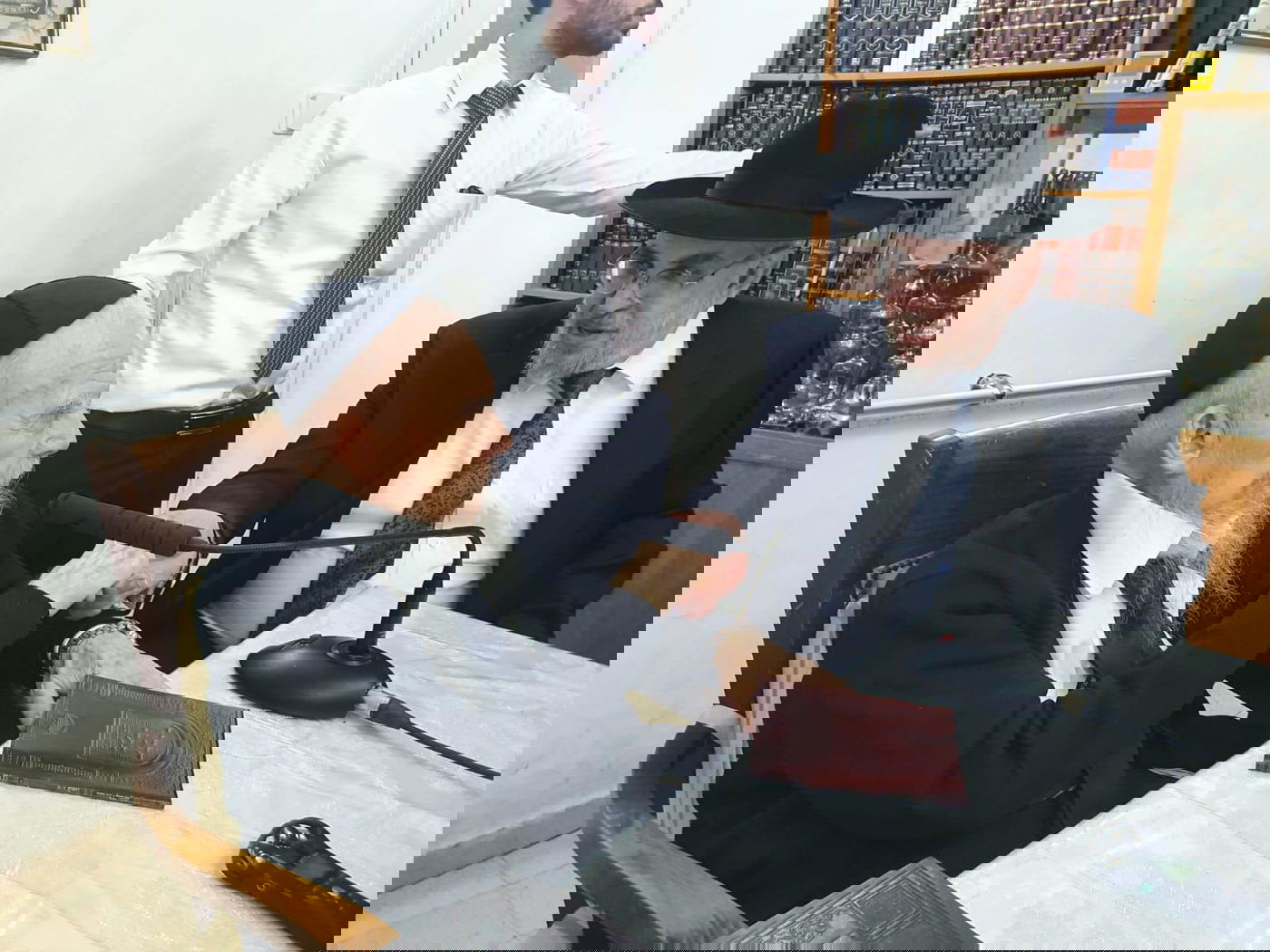 תיעוד מסכם: אלפים עלו לביתו של ראש הישיבה בחג הפסח