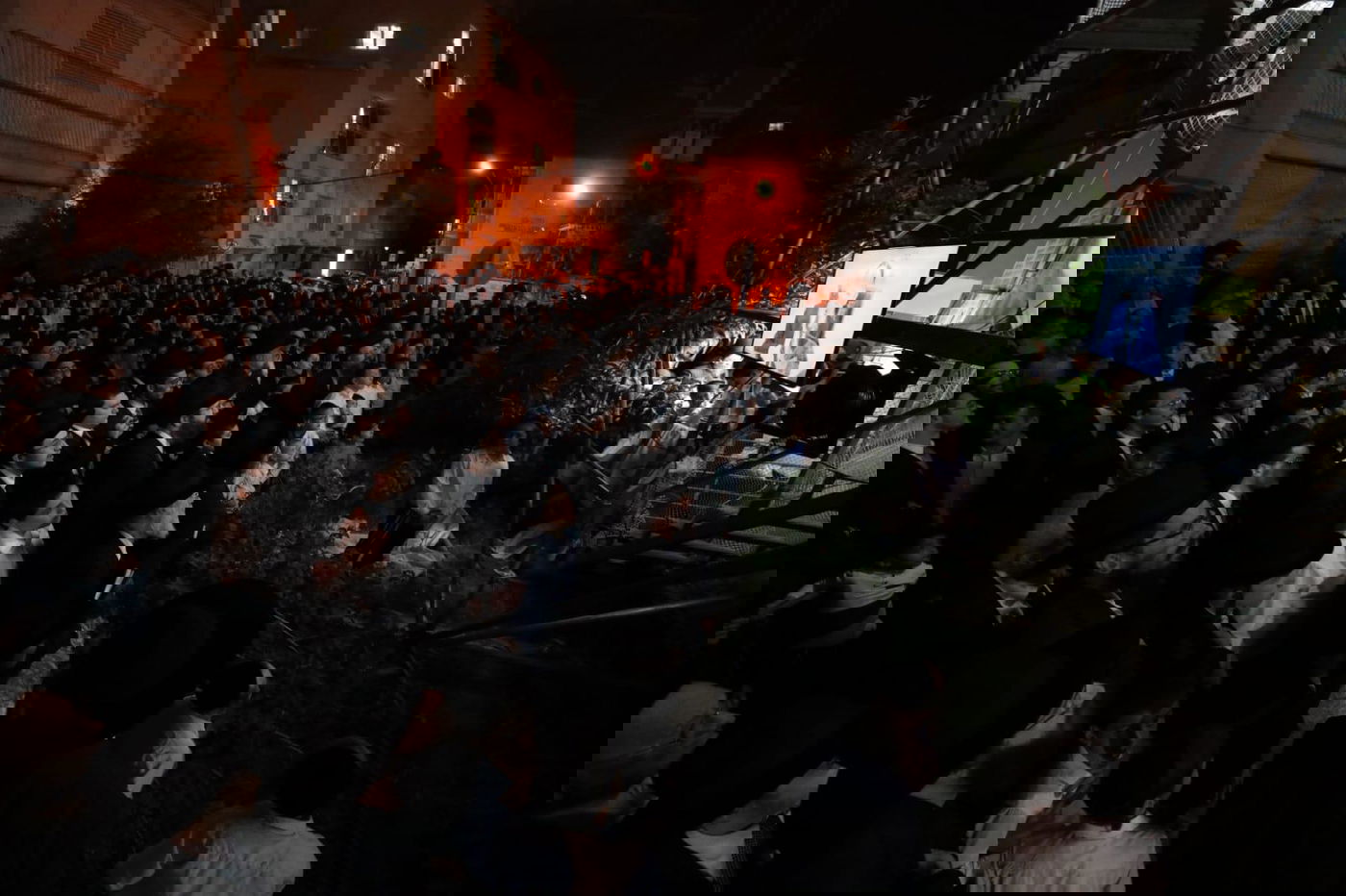 תיעוד מסכם: אלפים עלו לביתו של ראש הישיבה בחג הפסח