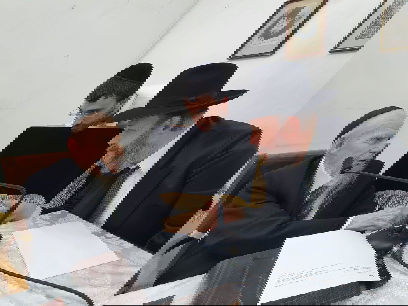 תיעוד מסכם: אלפים עלו לביתו של ראש הישיבה בחג הפסח