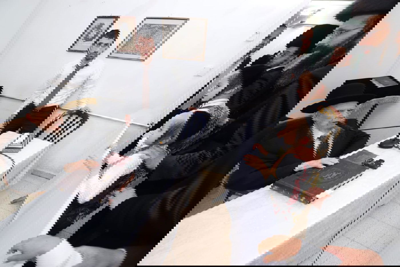 תיעוד מסכם: אלפים עלו לביתו של ראש הישיבה בחג הפסח